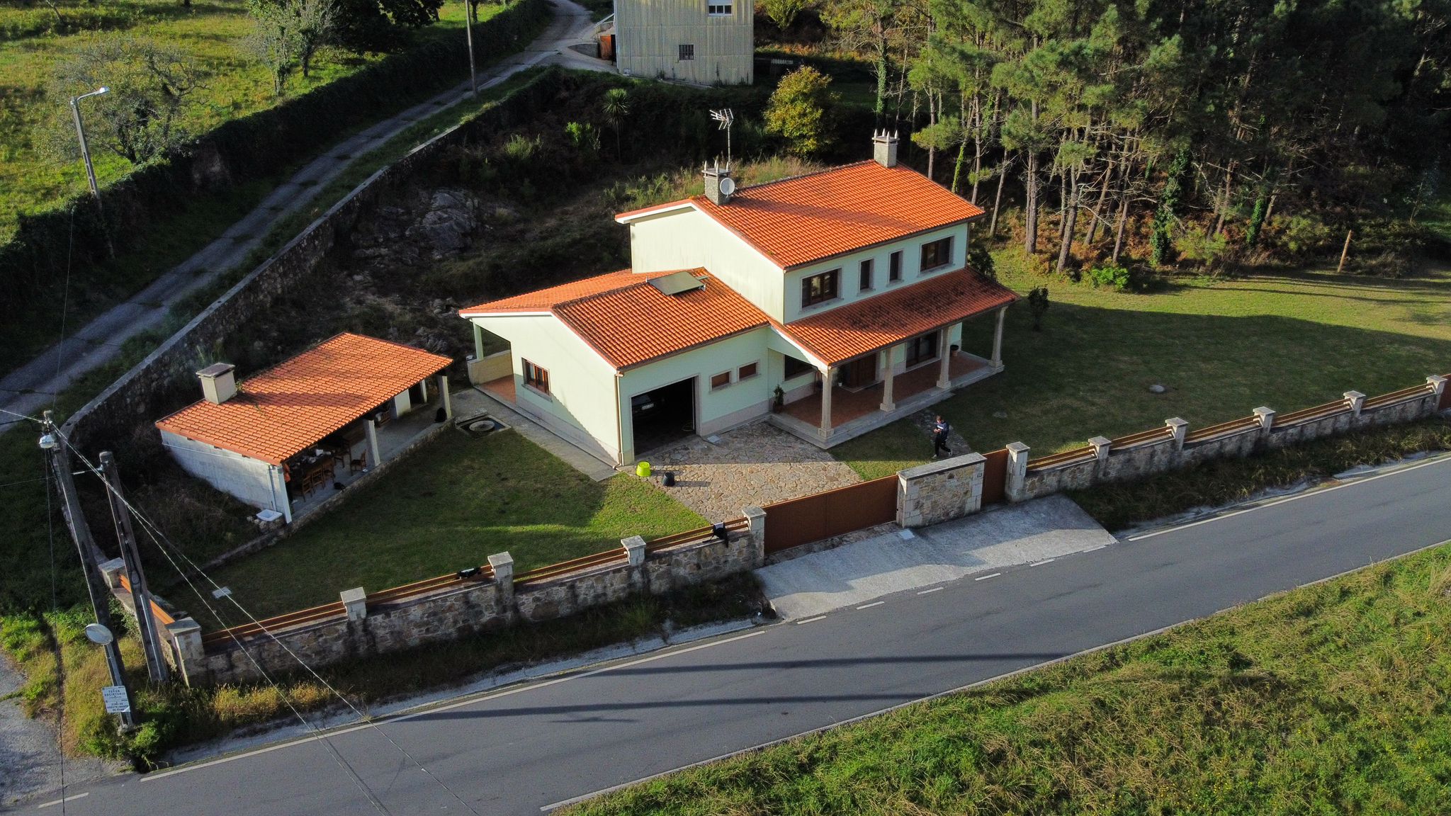 Casa rural en Lires con parcela privada y entorno natural