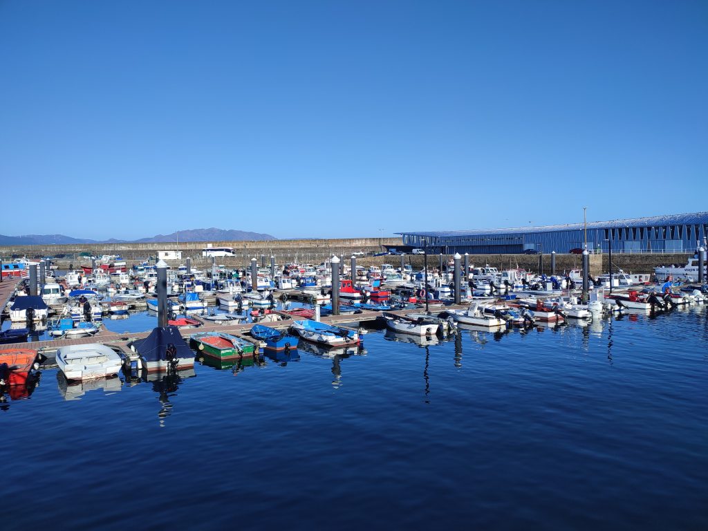 vistas del puerto de Fisterra